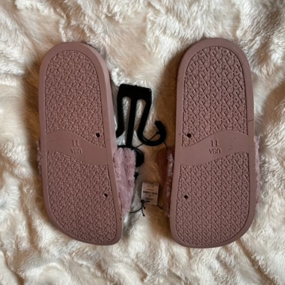 2/$30 Ardene Cozy Faux Fur Slippers Ladies Size 11 NWT - Picture 5 of 8